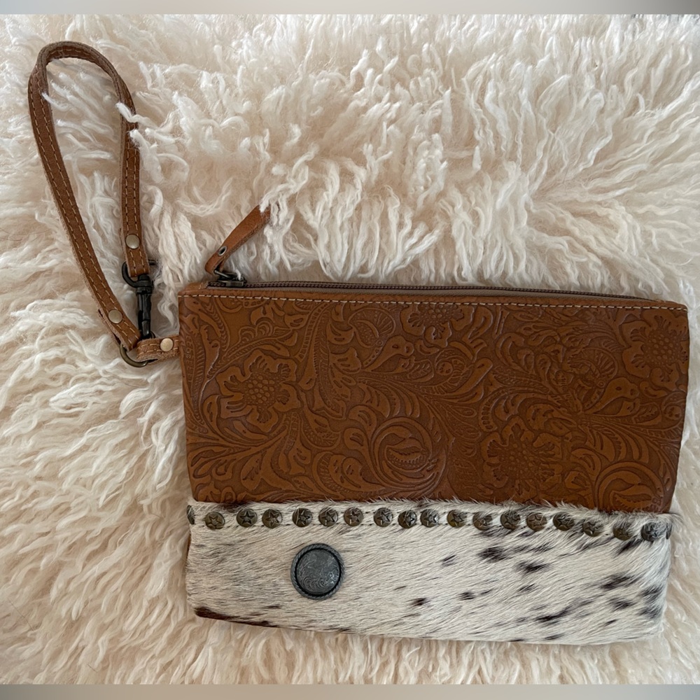 Myra bag wristlet